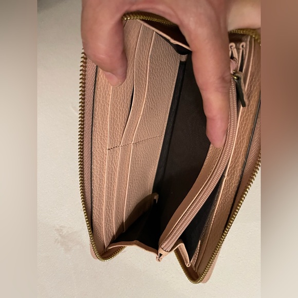 Authentic GG Gucci Marmont Long Zippy Wallet Light Pink Color With COA - Picture 5 of 15